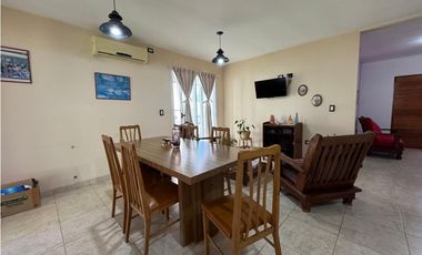 VENTA- CASA 3 DORMITORIOS- EL DORADO 1