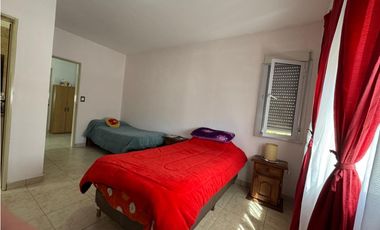 VENTA- CASA 3 DORMITORIOS- EL DORADO 1