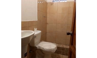 Vendo amplia casa en Alborada 8va Etapa