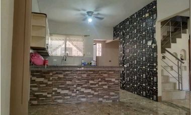 Vendo amplia casa en Alborada 8va Etapa