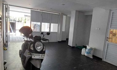 Villa Full Furnish 3 Lantai, Desain Modern Siap Huni di NUSA DUA, Badung