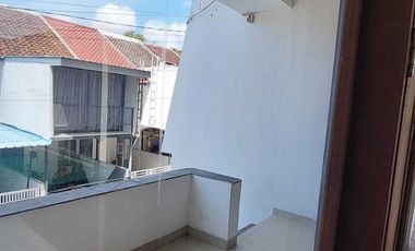 Villa Full Furnish 3 Lantai, Desain Modern Siap Huni di NUSA DUA, Badung