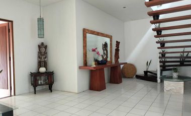 Villa Strategis di Nusa Dua dekat Pantai Pandawa