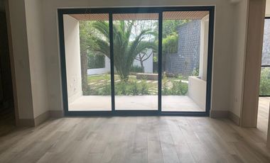 VENTA SUITE, CUMBAYA, 72 M2 más TERRAZA, USFQ