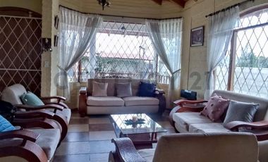 VENDO CASA ESTILO RUSTICO CON TERRENO