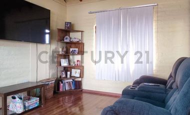 VENDO CASA ESTILO RUSTICO CON TERRENO