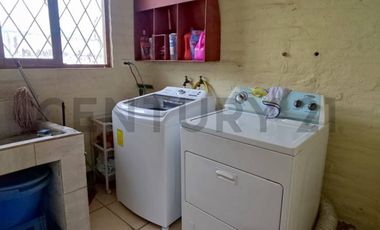 VENDO CASA ESTILO RUSTICO CON TERRENO