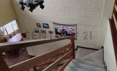 VENDO CASA ESTILO RUSTICO CON TERRENO