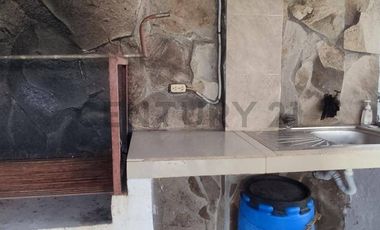 VENDO CASA ESTILO RUSTICO CON TERRENO