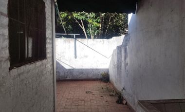 Departamento Tipo Casa en alquiler en Lanus Este