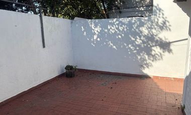 Departamento Tipo Casa en alquiler en Lanus Este