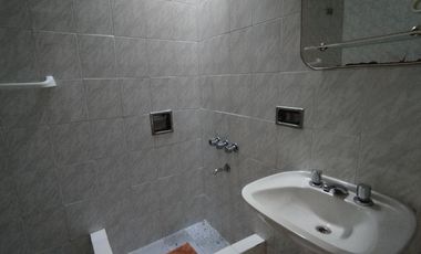 Departamento Tipo Casa en alquiler en Lanus Este