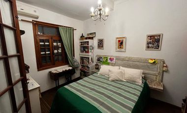 Casa PH en venta en Bernal Centro