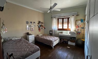 Casa PH en venta en Bernal Centro