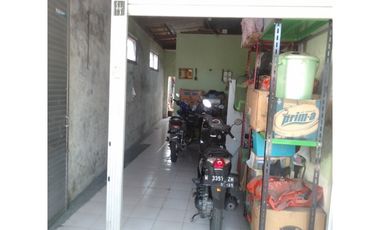 Rumah Klasik Lokasi Strategis Di Yos Sudarso Sidoarjo