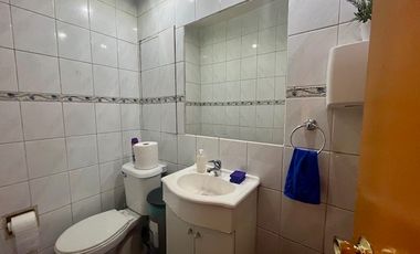 AHUMADA CON HUERFANOS