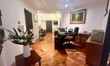 AHUMADA CON HUERFANOS