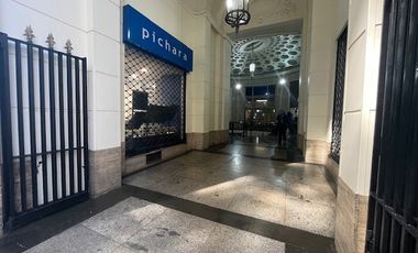 AHUMADA CON HUERFANOS