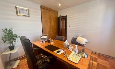 AHUMADA CON HUERFANOS