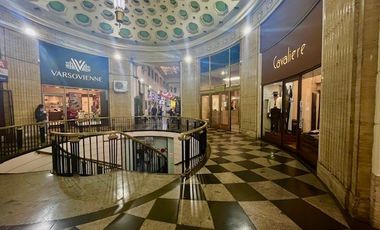 AHUMADA CON HUERFANOS