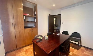 AHUMADA CON HUERFANOS