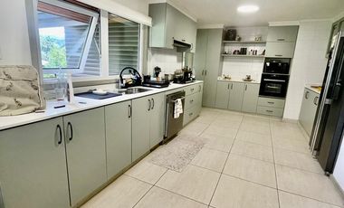 EXCLUSIVA CASA EN PARCELA URBANA CON ENTORNO NATURAL