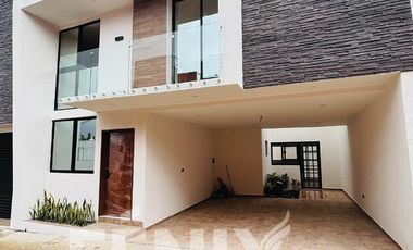 Casas en venta en privada cerca de Zona Araucarias – Diseño moderno