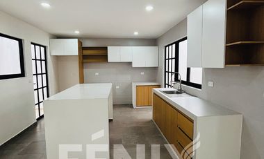 Casas en venta en privada cerca de Zona Araucarias – Diseño moderno