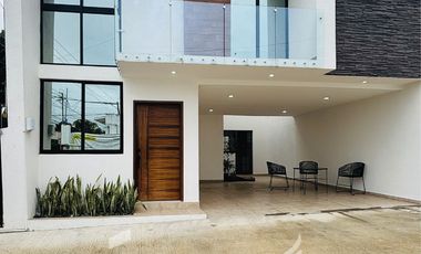 Casas en venta en privada cerca de Zona Araucarias – Diseño moderno