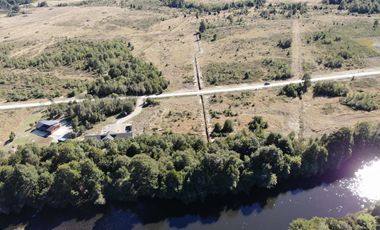 Preciosa parcela de 5.000 m2 con 50 metros de orilla de Río Maullín