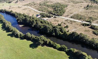 Preciosa parcela de 5.000 m2 con 50 metros de orilla de Río Maullín