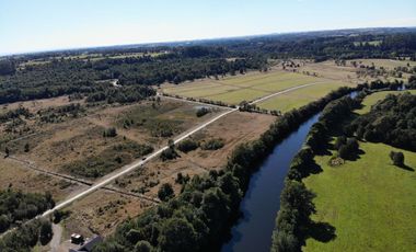 Preciosa parcela de 5.000 m2 con 50 metros de orilla de Río Maullín