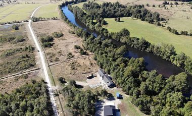 Preciosa parcela de 5.000 m2 con 50 metros de orilla de Río Maullín