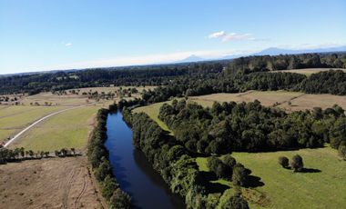 Preciosa parcela de 5.000 m2 con 50 metros de orilla de Río Maullín