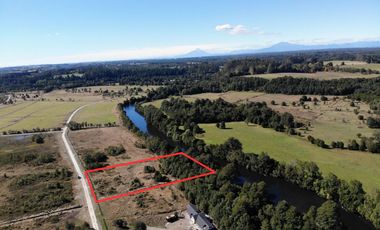 Preciosa parcela de 5.000 m2 con 50 metros de orilla de Río Maullín