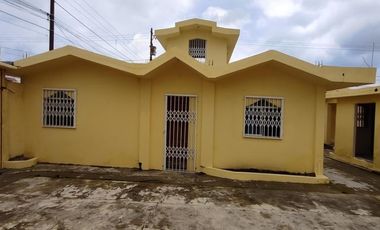 CASA CON LOCALES COMERCIALES, EN LA INDEPENDENCIA QUININDÉ