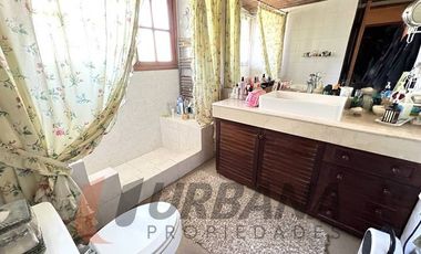 AMPLIA Y EXCLUSIVA CASA EN SANTA MÓNICA DE PEÑUELAS