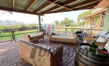 AMPLIA Y EXCLUSIVA CASA EN SANTA MÓNICA DE PEÑUELAS