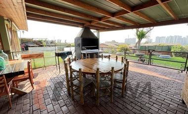 AMPLIA Y EXCLUSIVA CASA EN SANTA MÓNICA DE PEÑUELAS