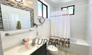 CASA DE ALTO ESTÁNDAR EN ANDACOLLO, RESIDENCIAL O COMERCIAL