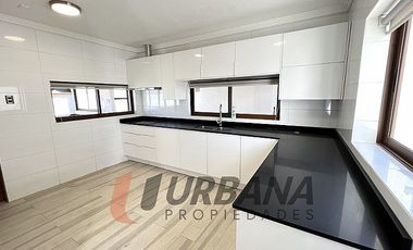 CASA DE ALTO ESTÁNDAR EN ANDACOLLO, RESIDENCIAL O COMERCIAL