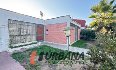 AMPLIA CASA CON EXCELENTE UBICACIÓN EN SECTOR LOS PERALES