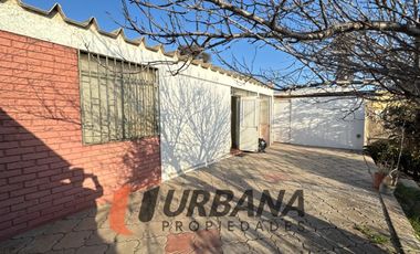 AMPLIA CASA CON EXCELENTE UBICACIÓN EN SECTOR LOS PERALES