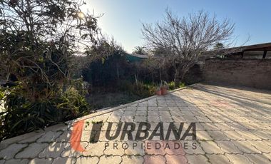 AMPLIA CASA CON EXCELENTE UBICACIÓN EN SECTOR LOS PERALES