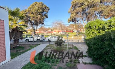 AMPLIA CASA CON EXCELENTE UBICACIÓN EN SECTOR LOS PERALES