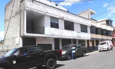 Vivienda multifamiliar en Latacunga