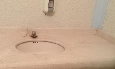 Local Comercial en renta en Jardines de los Claustros I, Tultitlán, Edo. Méx.