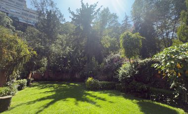 Venta o Renta Casa en La Herradura con vistas verdes.