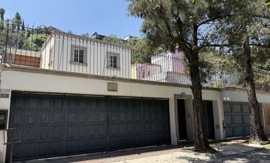 Venta o Renta Casa en La Herradura con vistas verdes.
