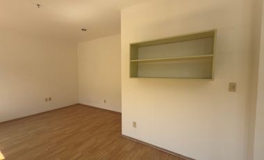 Venta o Renta Casa en La Herradura con vistas verdes.